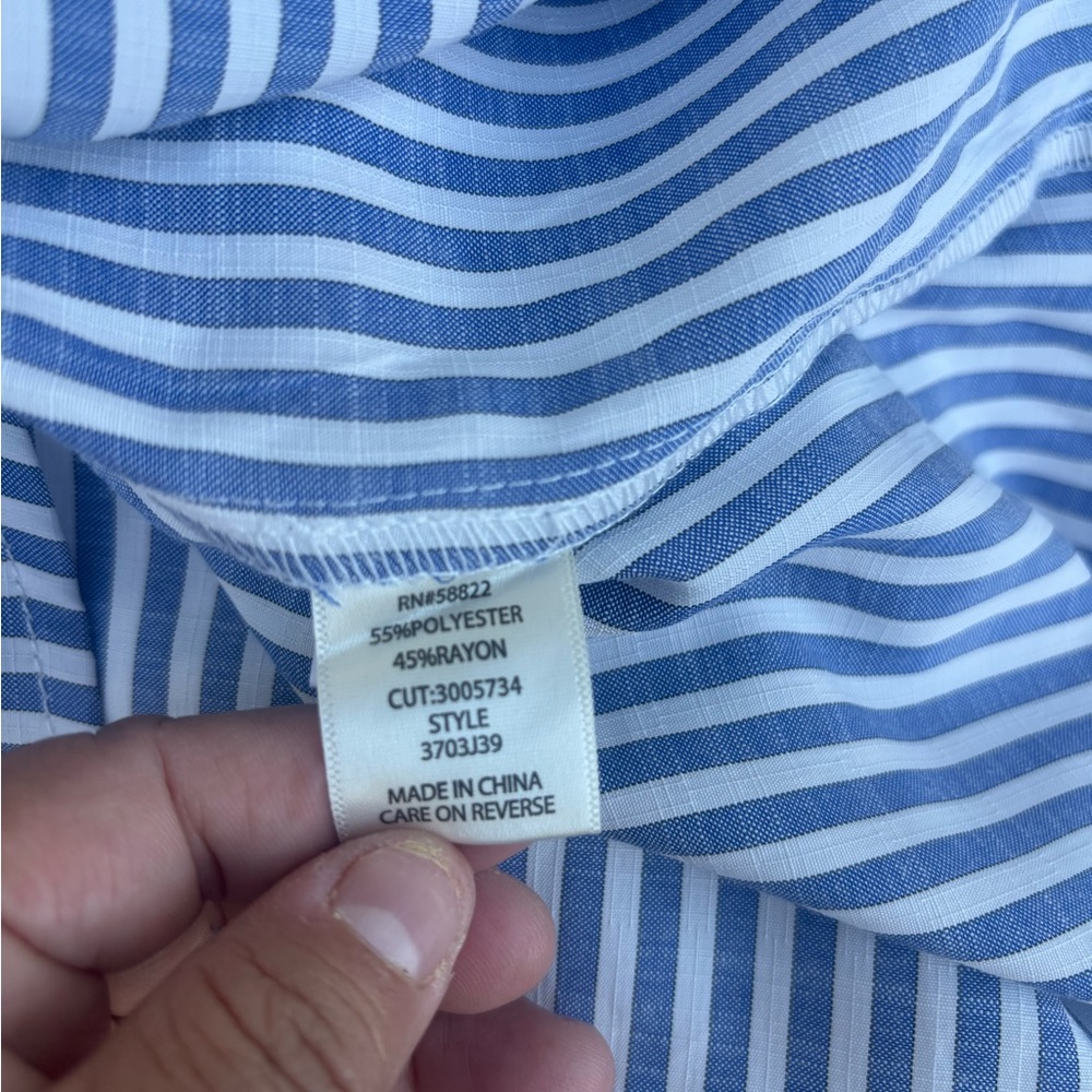 Max Studio Blue and White Striped V-Neck Top - Picture 5 of 8